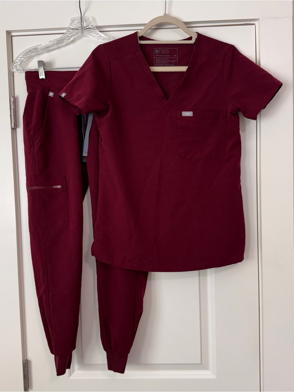 Figs XS Scrub Set Catarina V‑Neck Scrub Top & Zamora Jogger Pants